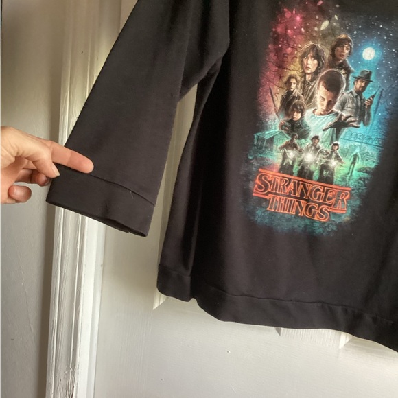 Stranger things xxl thin scoop neck sweatshirt - Picture 3 of 4